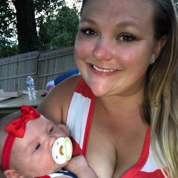 Meet your Posher, Heidi - Picture 1 of 2